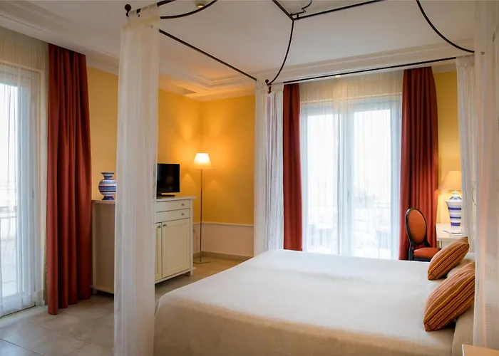 Lu' Hotel Carloforte Hotel 4*